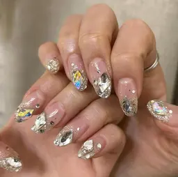 【商品紹介】大，中，小パーツ¥30​〜​ございます✨種類300種類以上用意しております。お気軽にご相談ください🙇💗