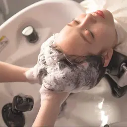 【自分へのご褒美に✨】地肌クレンジング+ 30分小顔ヘッドスパ🫧