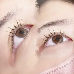 まつ毛パーマ上のみ🎀       アイシャンプープレゼント🌟