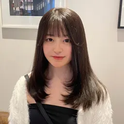 こだわり顔まわり&全体カット🎀🖤+髪質改善トリートメント🪞