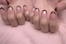 安い🌈ハンドフレンチネイル💅➕500円でベースカラー有り可…ベースカラーにマグネット選択は別メニューあります。