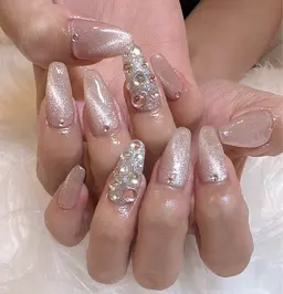 🌸長さ出し10本+ワンカラー又ラメグラデ又カラーグラデーション+ストーン20個付🌸(初回ジェルオフ+ケア付)