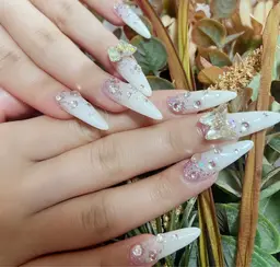 【人気No・1】ハンド★ゴージャス★8本まで持ち込みデザイン120分やり放題¥7980