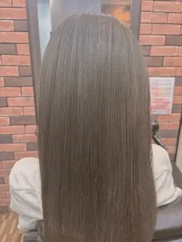 【自然な質感】真っ直ぐすぎないストレートパーマ＋うる艶トリートメントコース