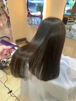 🌀広がるまとまらない髪のボリュームダウンに🌀似合わせカット+ボリュームダウン髪質改善