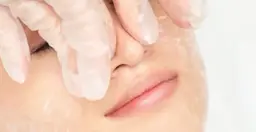 『毛穴スッキリ洗浄フェイシャル60分』ソフト美白ピーリング➕(小顔&高濃度炭酸ヘッド)マッサージ付き