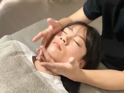 【1月限定】🥇《小顔矯正×ヘッドマッサージ×首肩マッサージ》癒しと整顔の贅沢60分／初回3980円🍀