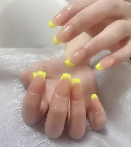 【ストーン2粒付き】フレンチネイルコース¥5980