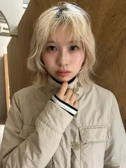 ブリーチカラー🧼¥10,700​〜​　　　　　　　　　　　　　（ミディアム¥11,200 / ロング¥11,700）