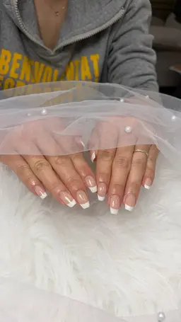 フレンチネイル