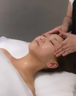 大人気のソフトピーリング＋陶器肌コース/乾燥、くすみ、シミ、シワ、ニキビ跡、、ワンランク上のお肌ケア♪