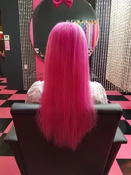 2回ブリーチ+全体原色派手髪カラーバター