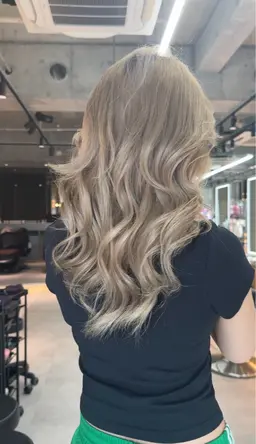 🎈夏限定🎈【艶々ケアブリーチカラー】🫧🫧➕【さらさら高級トリートメント】🩵🩷🧡