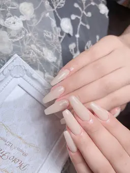 ✨ワンカラー/ラメグラ＆パーツ２個プレゼント【チップ長さ出し】✨