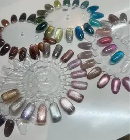 マグネットネイル🧲💅 他店のジェルオフ¥550  当店のオフ無料