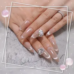 【長さ出しマグネイル・マグネットフレンチ・チークネイル】❣️新規のお客様オフ無料❣️美爪フォルム付き