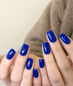 2級持ち研修ネイリスト　高彩度ワンカラー¥3600