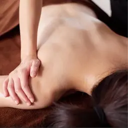 背中・肩・首筋　集中ケア　気になる背中ニキビ・ブライダル・身体がかたまってつらい方に