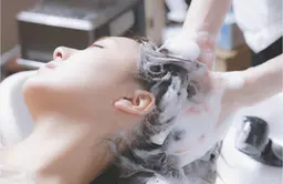 炭酸ヘッドスパ(25分)➕スタイリング付き