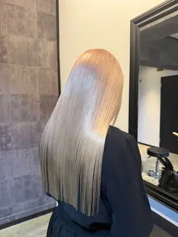 【期間限定】ブリーチカラー➕トリートメント