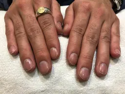 爪をピカピカ✨ネイルケア