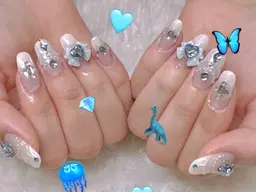 やり放題ネイル（持ち込みパーツも可能）