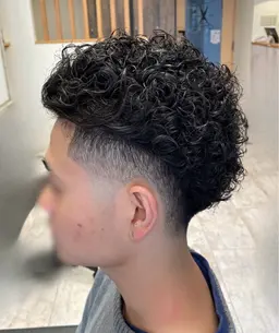 🌟男性限定🌟至高スキンフェード(圧倒的似合わせ)+デザインカット+トリートメント+眉カット