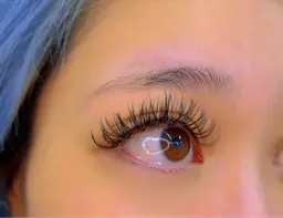 🩷「バサバサ感」3Dボリュームラッシュ300本】💫🪄🍊￥5980