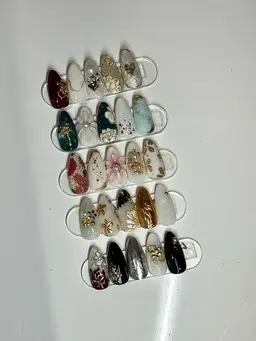 🎊成人式向け🌸定額メニュー➡️10本長さだし➕アート（デザインは載せてる写真の中で選んでいただきます）ミニモ限定💗