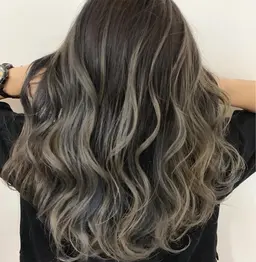 本日限定外国人風✨カラー、ハイライト、トリートメント🌈