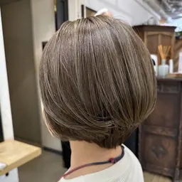 ✨️白髪ぼかし✨️カット➕ハイライト➕オンカラーの最上級白髪ぼかし