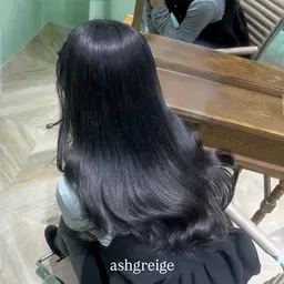 暗くしたいけどカラーは続けたい👩🦳そんな方におすすめ フェイクブラックカラー🖤+簡単トリートメント付き🧴