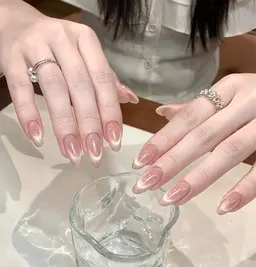 【自爪】SNS話題!マグネットフレンチネイル+ストーン10個¥6800