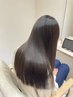 【insta映え・うる艶】ツヤ髪ストレート+小顔カット❄️