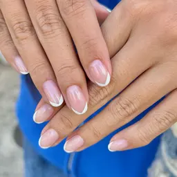 10/28​〜​期間限定！モデル価格からさらにお得【ハンド💅✨Vカットフレンチ💎】（オフあり）