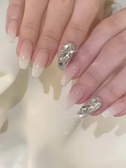 🤍チップ長さだしカラーグラデーション＋パーツ2個／埋め尽くし2本