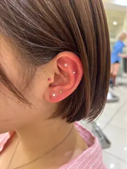 ✂️全体カット✂️+💎耳ツボジュエリー両耳計6粒💎(シャンプーブロー込み)