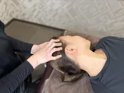 【眼精疲労/頭痛/不眠/脳疲労】ドライヘッドスパ+首マッサージ40分7700円→