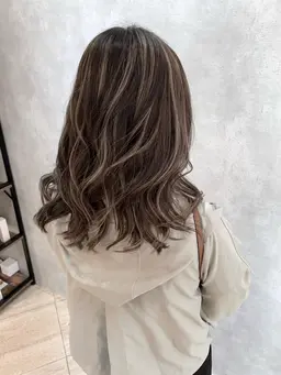 ⚡️ハイライトカラー＋高品質トリートメント⚡️