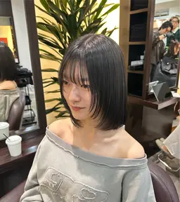 レイヤーカット✨、ハッシュカット✂️ + ワンカラー + aujua 1step トリートメント🎀