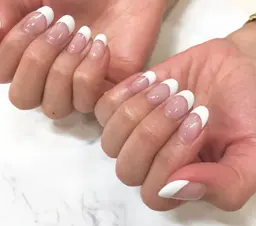 オフ込みフレンチネイル♡(パラジェル使用)