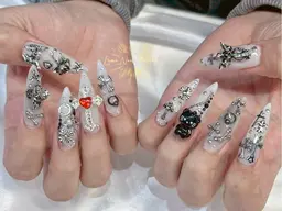 【学生限定】 ネイルチップ10本長さ出し+ワンカラー+パーツつけ放題 ¥8980