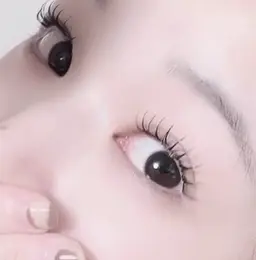 【人気急上昇モチと束感】🌷バインドロック50束 フラットラッシュとボリュームラッシュを上下で挟んで装着