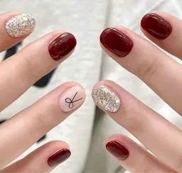 明日限定の特別SALEです♪ハートドット × リボン 🎀シンプルだけど可愛い人気デザイン♡(自爪デザイン)