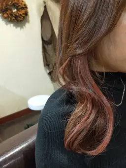 インナーカラー✨＋カット（肩下の長さ）ミディアム〜ロング、レイヤー＋oggiottoトリートメント