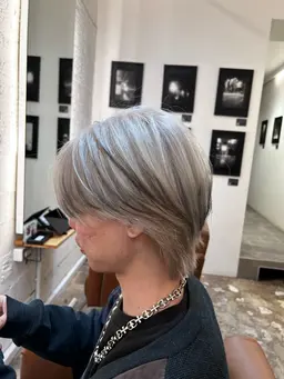 【メンズ、レディース問わず】✨️ブリーチ2回+ハイトーンカラー✨️