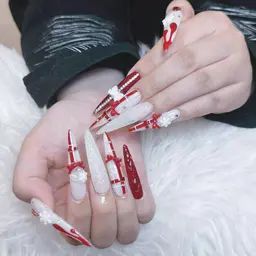 [初回オフ無料]しっかりロングチップ長さだし/アート．パーツつけ放題