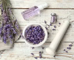 安らぎヘッドスパ【リラックス🫧ラベンダーの香り🪻🌫️】シャンプー,トリートメント,ブロー込み価格