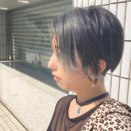 ✨学生さん限定！カット&ケアブリーチ全頭onグラデーションカラー✨+ケラスターゼトリートメントイルミナ全頭ブリーチ可！