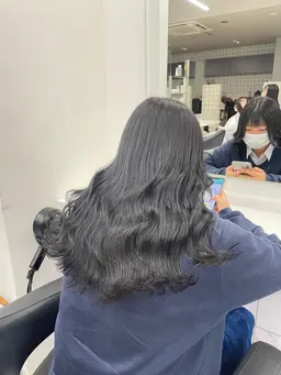 【💙ミニモ学割💙】黒染めは使わない韓国風暗髪カラー＋オリジナルトリートメント💕透明感のある暗髪へ💭